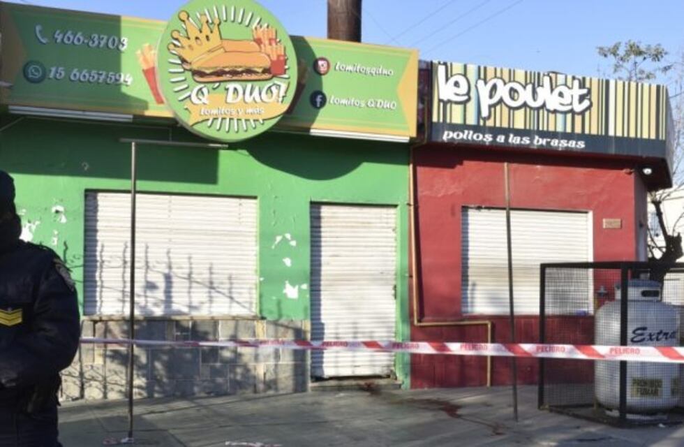 Policía baleó y mató a un delincuente que intentaba robar en su lomitería de barrio Villa Adela