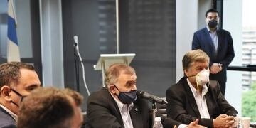 Legislatura: Jaldo se reunió con dirigente de FOTIA\u002E (Legislatura de Tucumán)