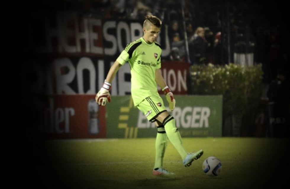 Newell's terminó de vender a Unsain para pagar una deuda por Scocco