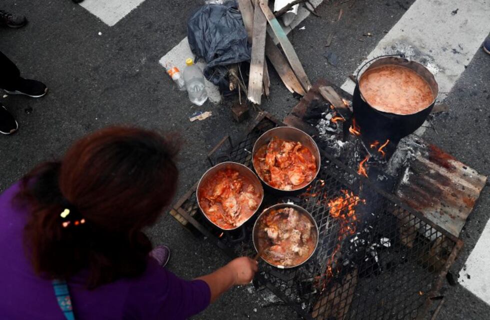 Ollas populares para reclamar por la emergencia alimentaria en el Obelisco