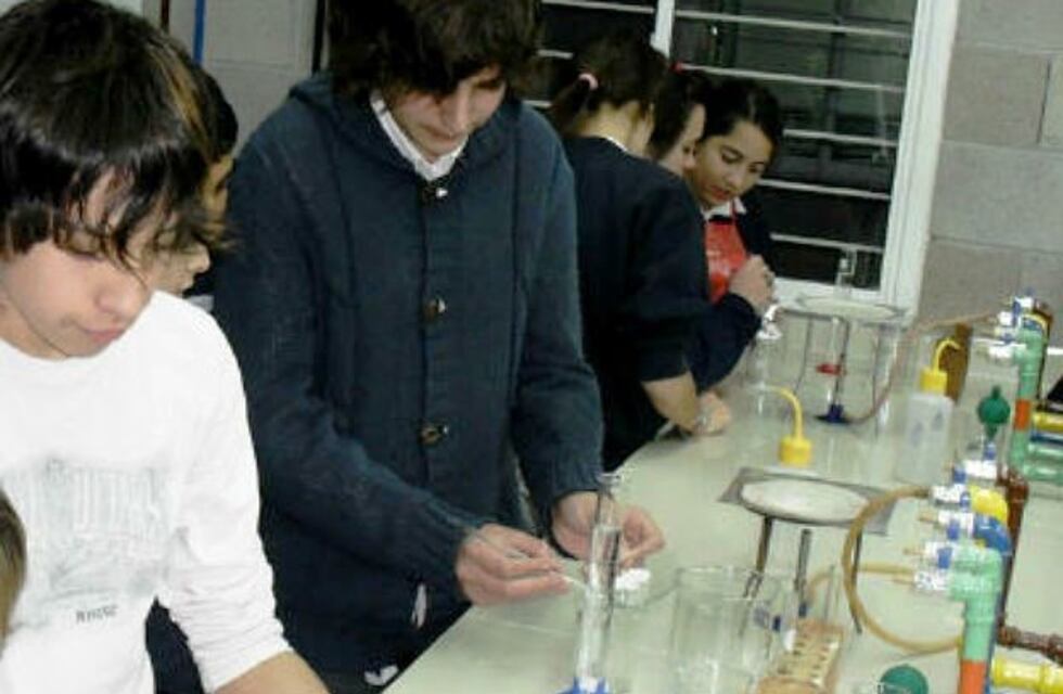 Mirá cómo podés anotar a tu colegio para que reciba gratis un kit educativo de Química