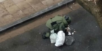 Hallan una bomba casera frente al Departamento Central de la Policía Federal Argentina (Web)