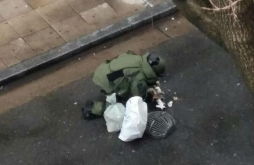 Procesaron al acusado de poner una bomba casera frente al Departamento de Policía