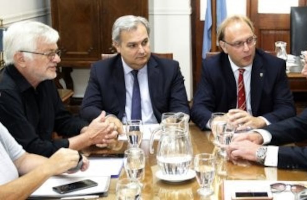 La Provincia llamó a una nueva reunión paritaria a estatales