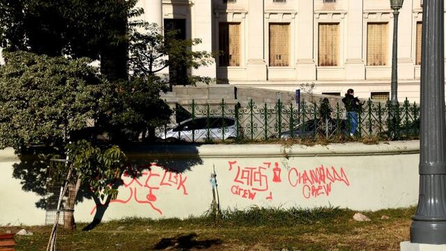 Pintadas en el Paseo Sobremonte\u002E