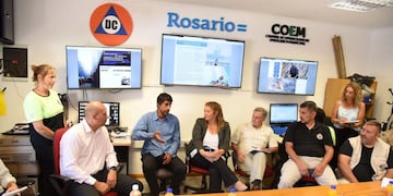 Primera reunión con Nación y Provincia por los incendios en las islas (Municipalidad de Rosario)