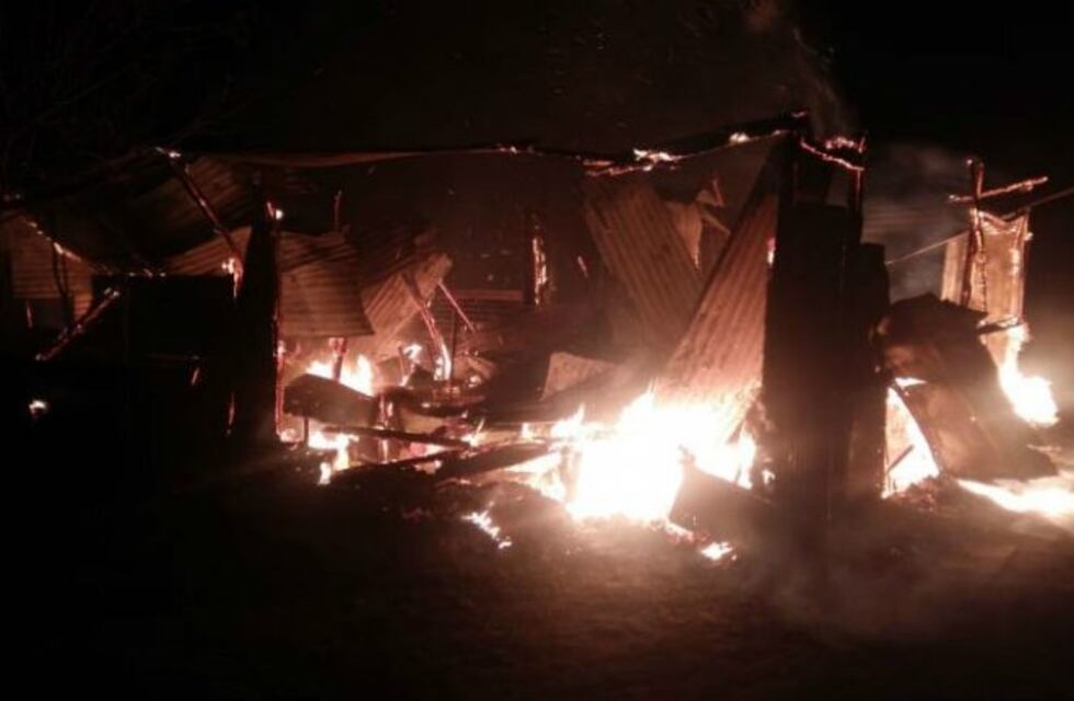 Una precaria vivienda fue consumida por las llamas pero estaba deshabitada