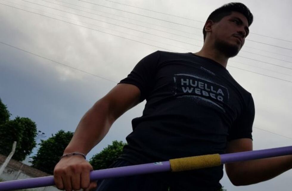 La otra medalla de Braian Toledo: su ayuda solidaria en los barrios