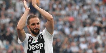 Higuain fue aplaudido