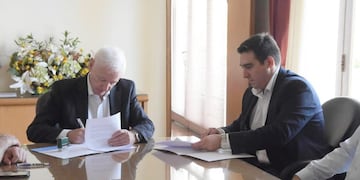 Pilar firmó convenio con la UNC