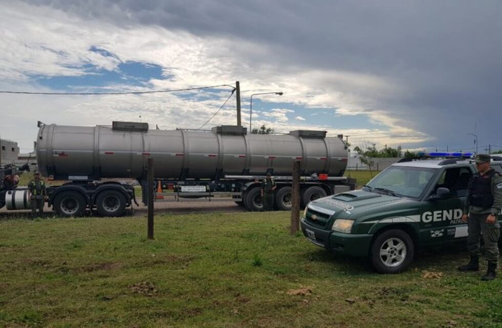 Interceptaron un camión con 28 toneladas de precursores químicos en la autopista a Buenos Aires