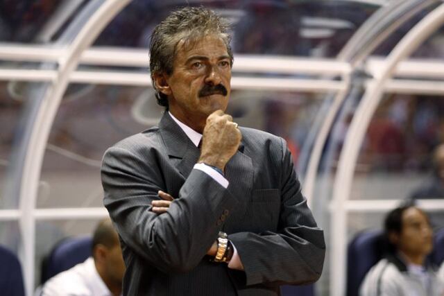 Ricardo La Volpe. (AP Photo/Fernando Vergara)