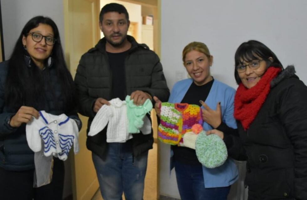 Fundación "Muchas" donó abrigos al Hospital de Villa Angela