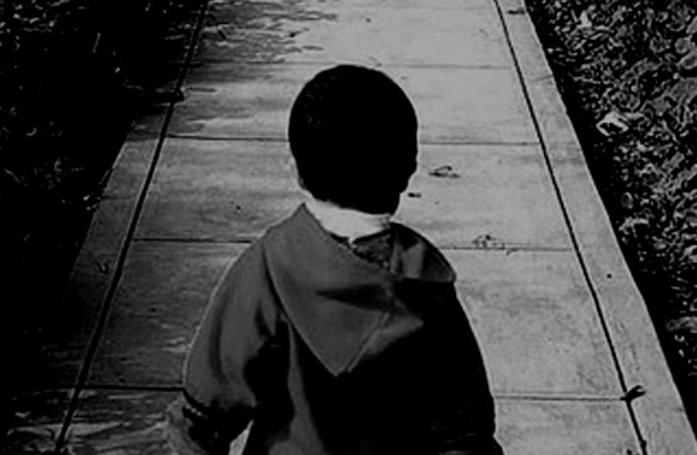 Encontraron a un niño de tres años solo y llorando en medio de la noche en barrio Alvear