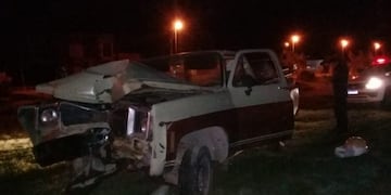 Chocaron de frente contra una columna de alumbrado