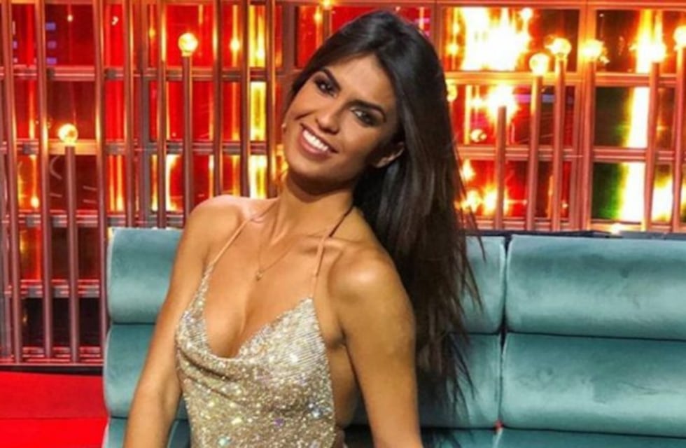 La periodista española Sofía Suescun desafía la censura de Instagram con un topless en la playa
