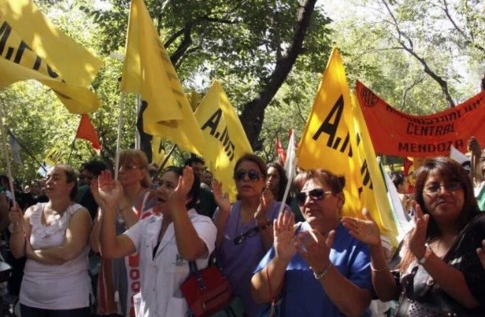 Enfermeros mendocinos harán paro por el ingreso al convenio colectivo de salud