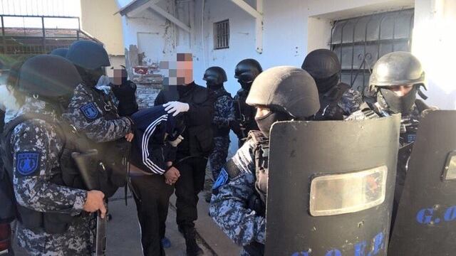 Trasladaron detenidos de distintas unidades regionales del sur provincial al penal de Piu00f1ero.