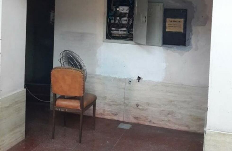 Insólito: así enfrían un tablero de luz en Tribunales