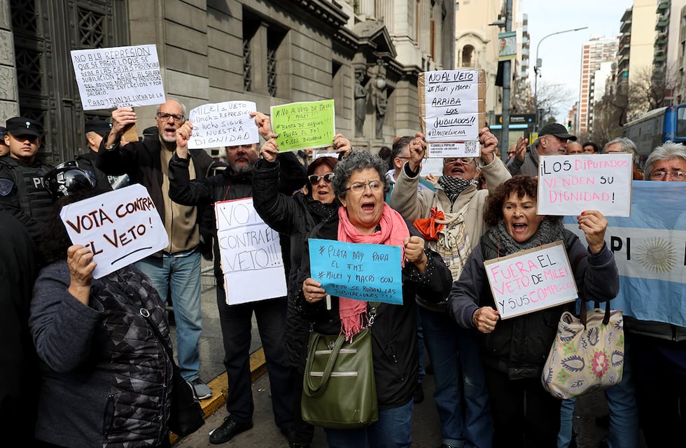 Las jubilaciones mínimas quedaron por debajo de la línea de pobreza