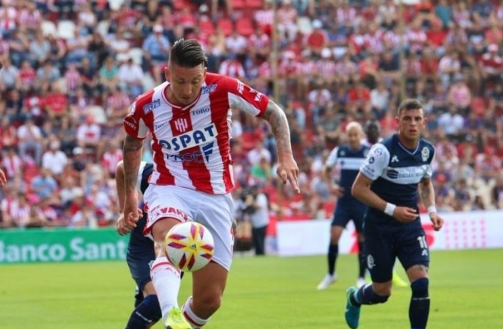 Unión pegó primero y sufrió al final pero superó a Gimnasia de local