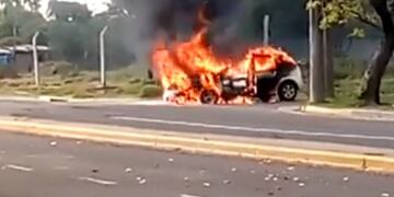 auto incendiado