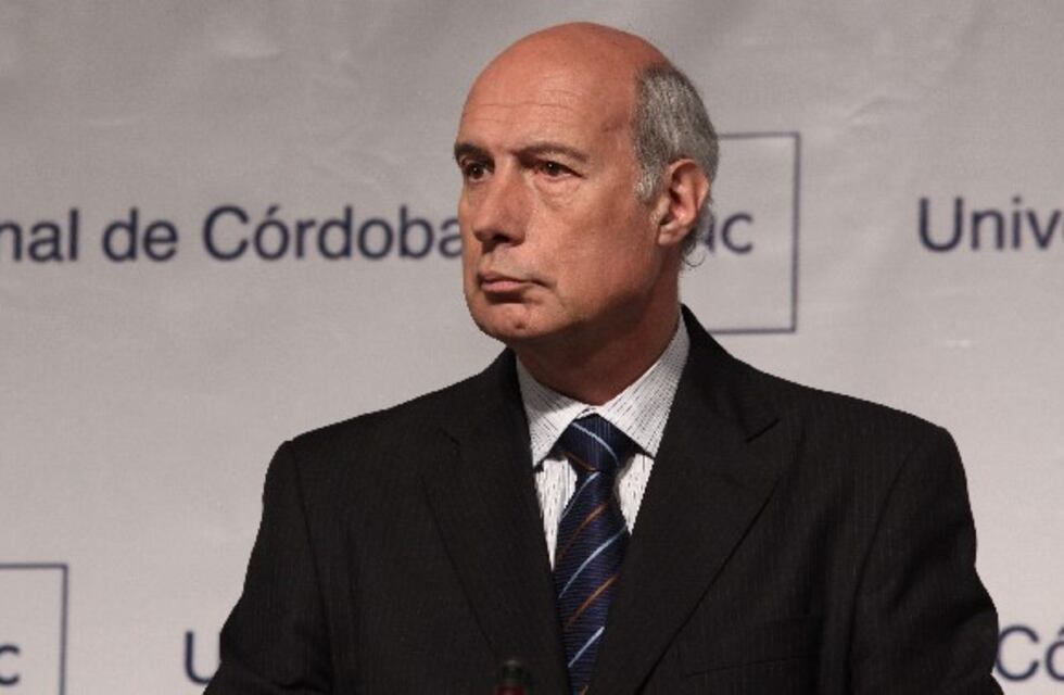 Esteban Dómina estará en Arroyito por los 150 años de la Escuela Manuel Belgrano