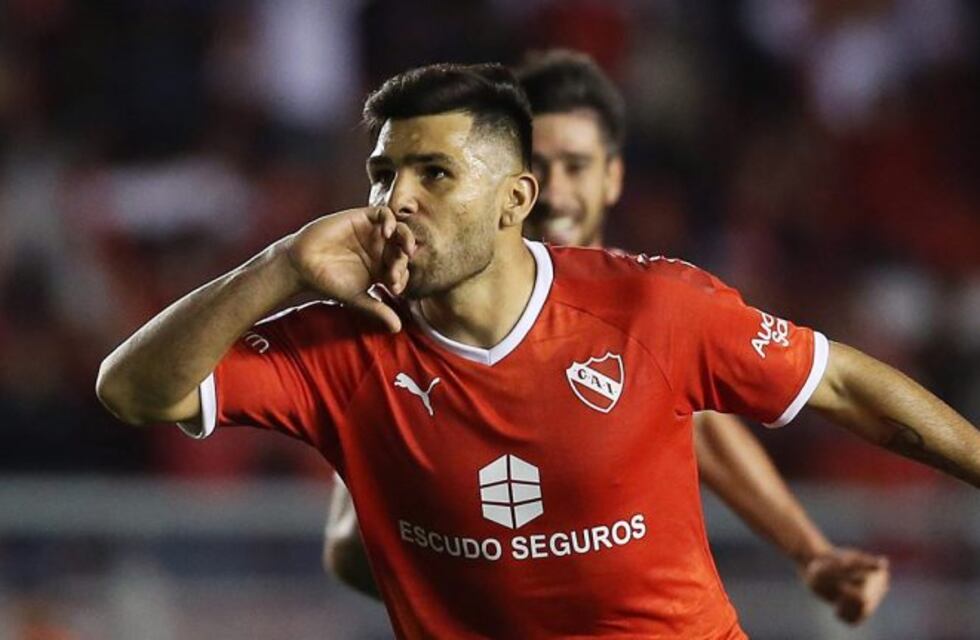 El delantero cordobés que se disputan Gallardo y Sampaoli