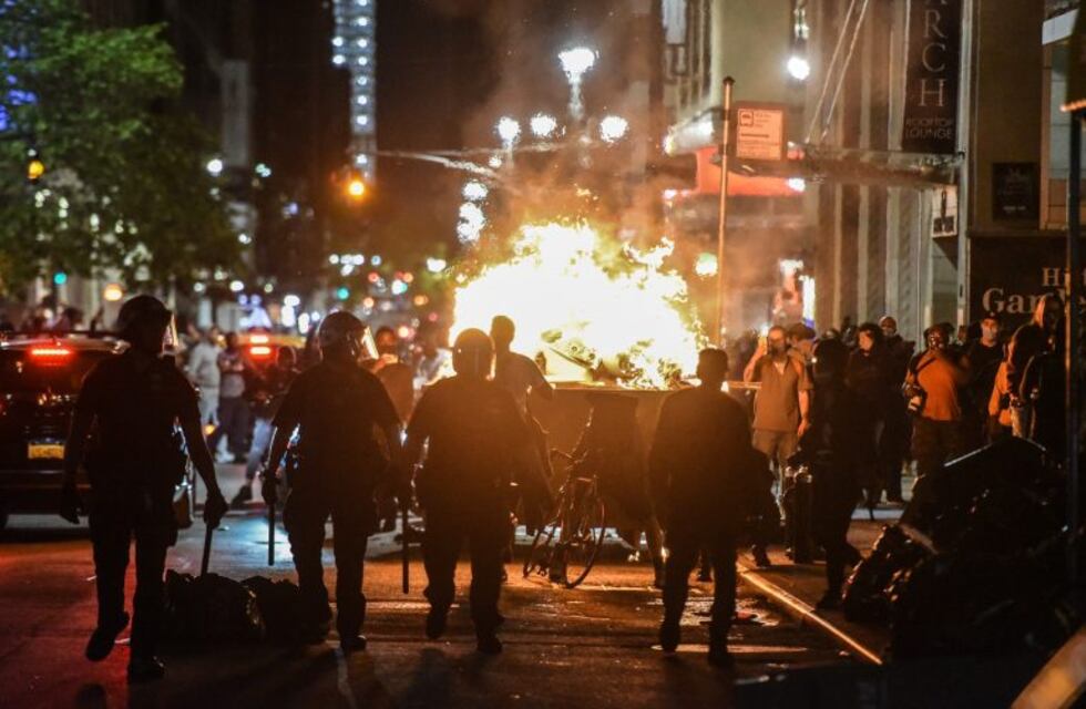 Crimen de George Floyd: manifestantes y policías chocan en varias ciudades de Estados Unidos