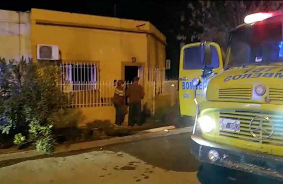 Se incendió una casa de Jujuy y Roca: no hay heridos