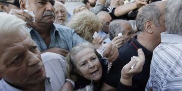Jubilados chaqueños exigen soluciones al PAMI por que los hospitales están colapsados