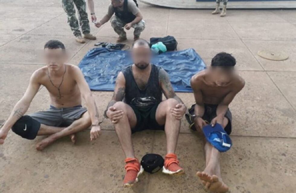 Quisieron ingresar a Brasil a través del río en un colchón inflable: terminaron detenidos
