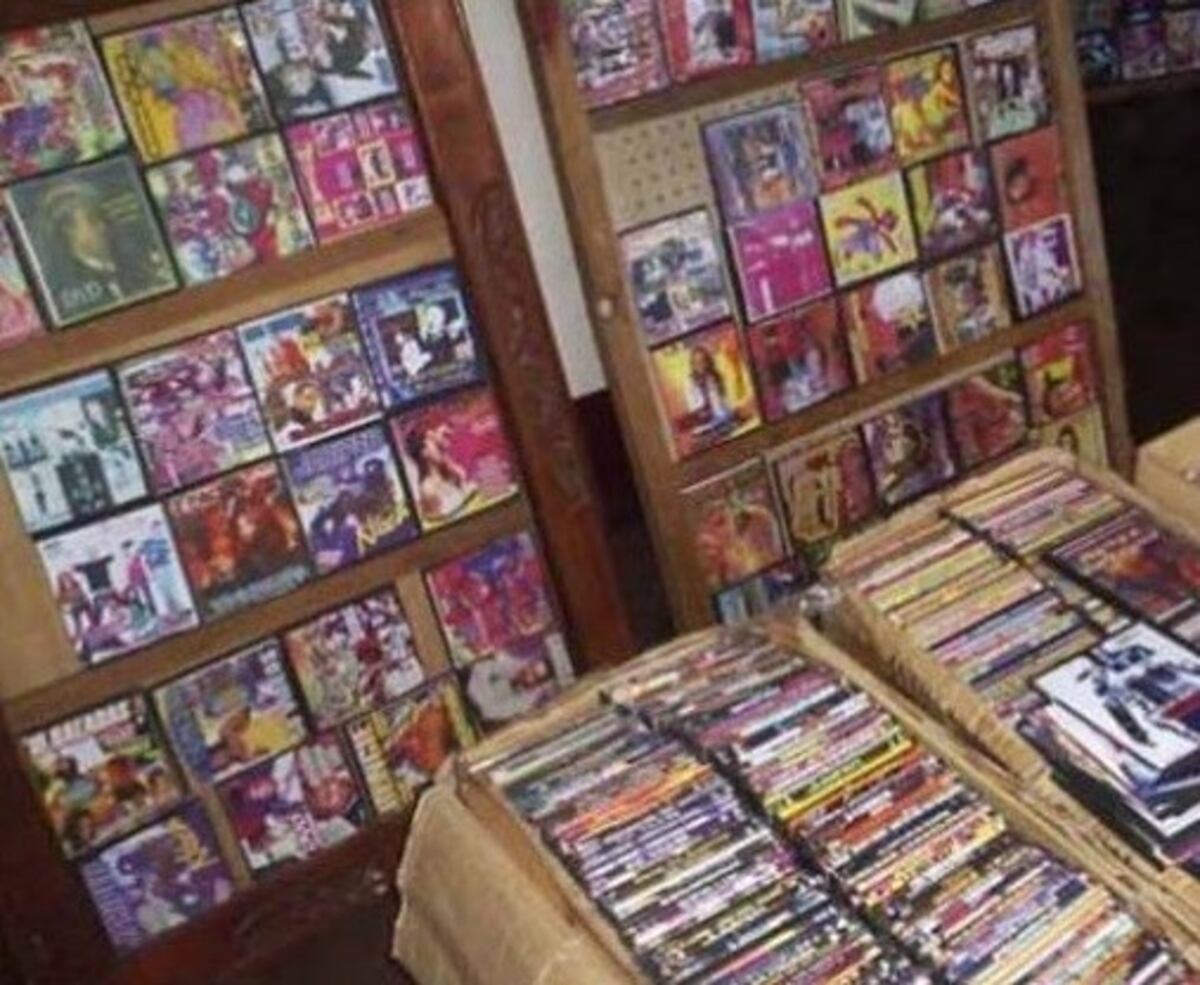 Se secuestraron en los operativos cuatro tarjetas de memoria, siete computadoras portu00e1tiles, cuarenta y cinco discos compactos, un disco ru00edgido y dos CPU.