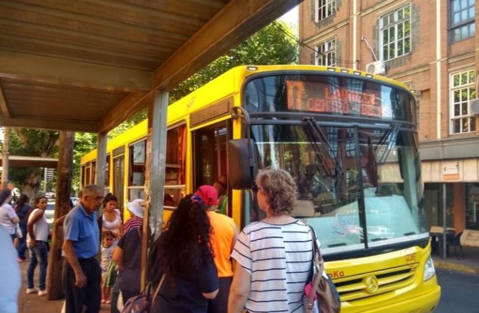 Congelan el boleto urbano por 180 días, anunció el intendente Leonardo Stelatto