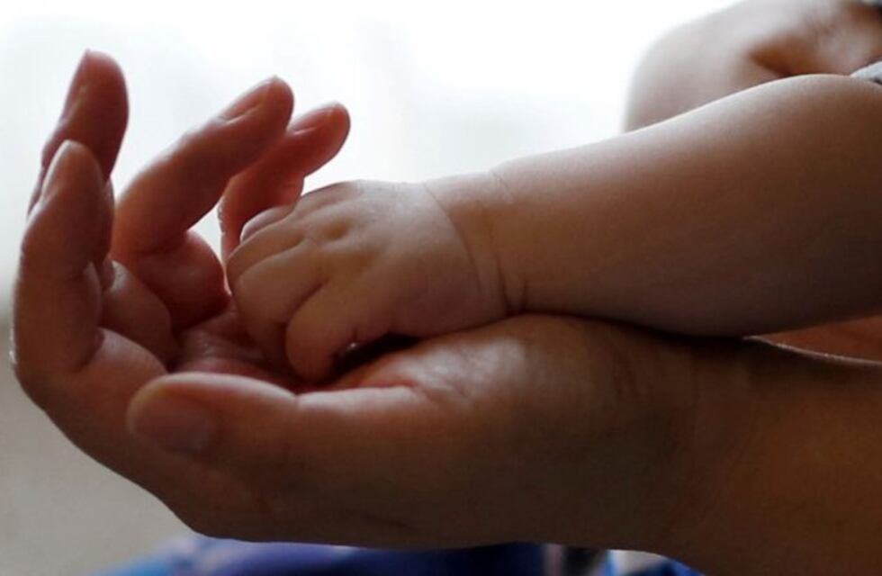 Detenida por golpear a un bebé de 7 meses