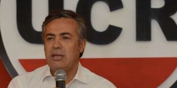 Alfredo Cornejo se impuso como candidato de consenso frente quien aparecía como favorito en la previa, el diputado tucumano José Cano\u002E