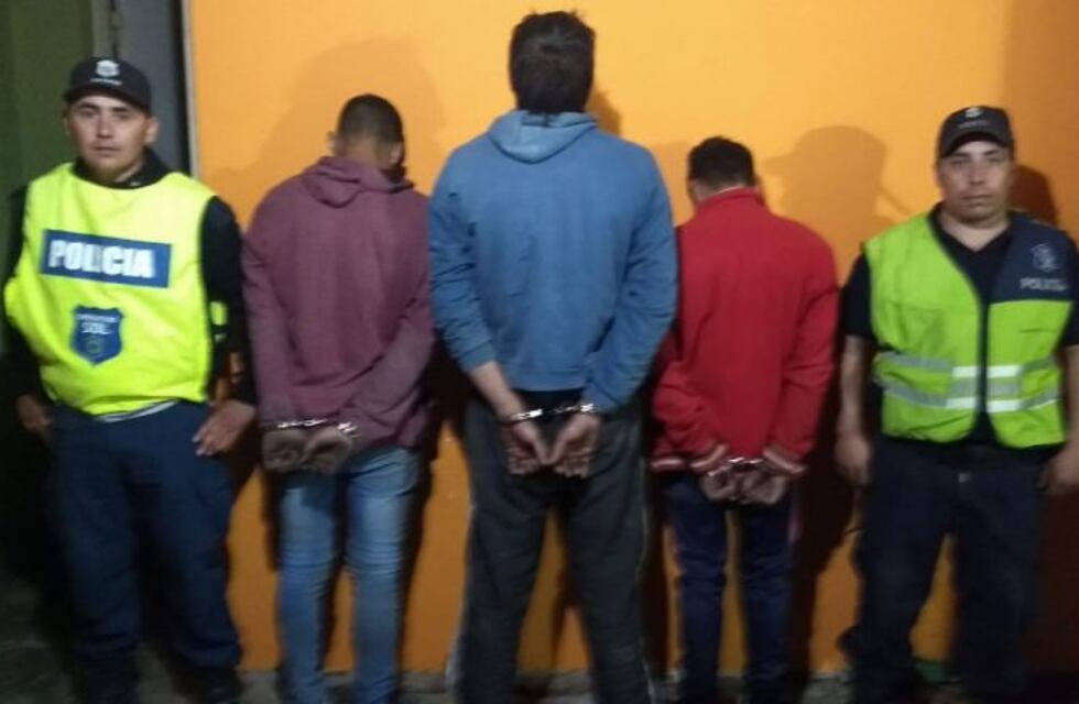 Tres motos secuestradas, un aprehendido por lesiones contra su pareja y tres detenidos en Claromecó