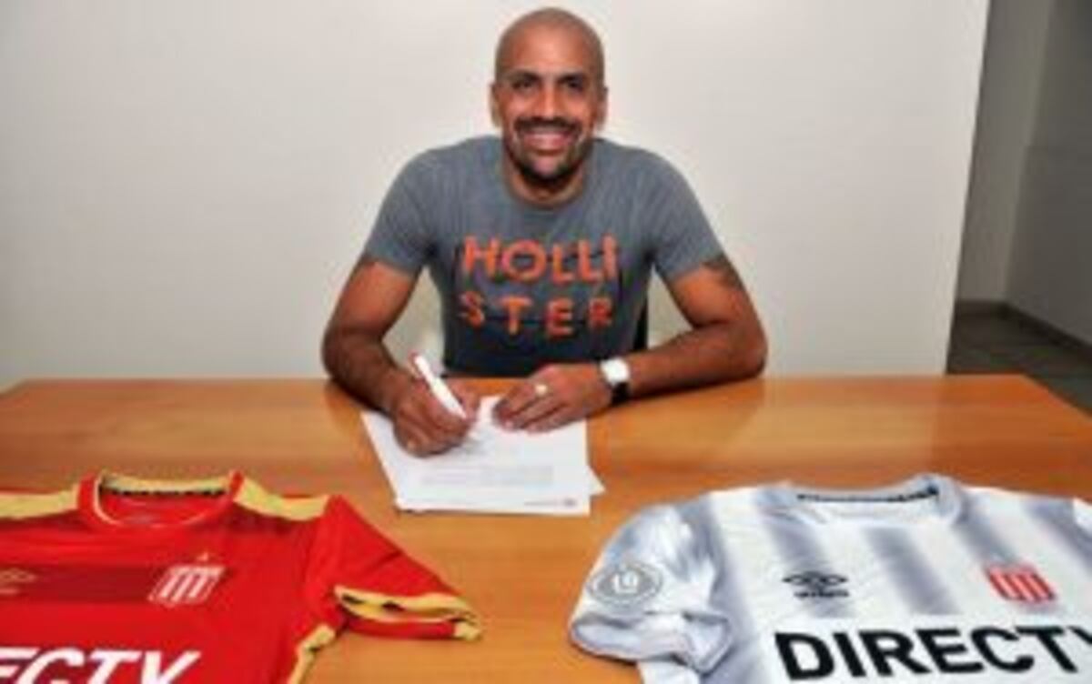 Juan Sebastiu00e1n Veru00f3n firmu00f3 su contrato con Estudiantes de La Plata.