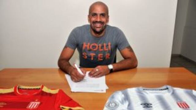 Juan Sebastiu00e1n Veru00f3n firmu00f3 su contrato con Estudiantes de La Plata.