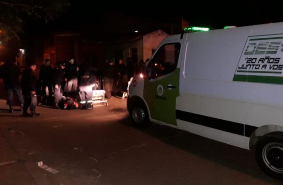 Delincuentes asaltaron una vivienda familiar y luego se tirotearon con la Policía