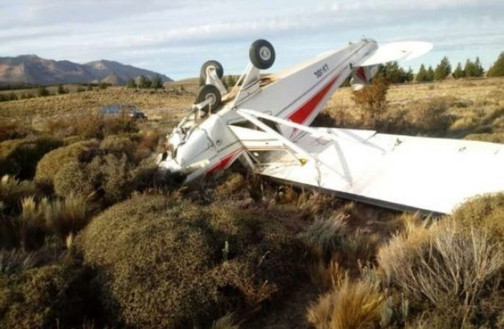Sobrevolaba Esquel, falló el motor y la avioneta se estrelló