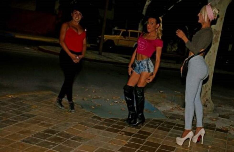 Ahora las chicas trans amenazan con un "tangazo" en protesta de trabajo digno