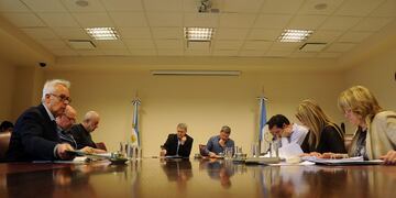 Debaten proyecto en rechazo a intención del Ejecutivo nacional de rebajar el impuesto a los ingresos brutos