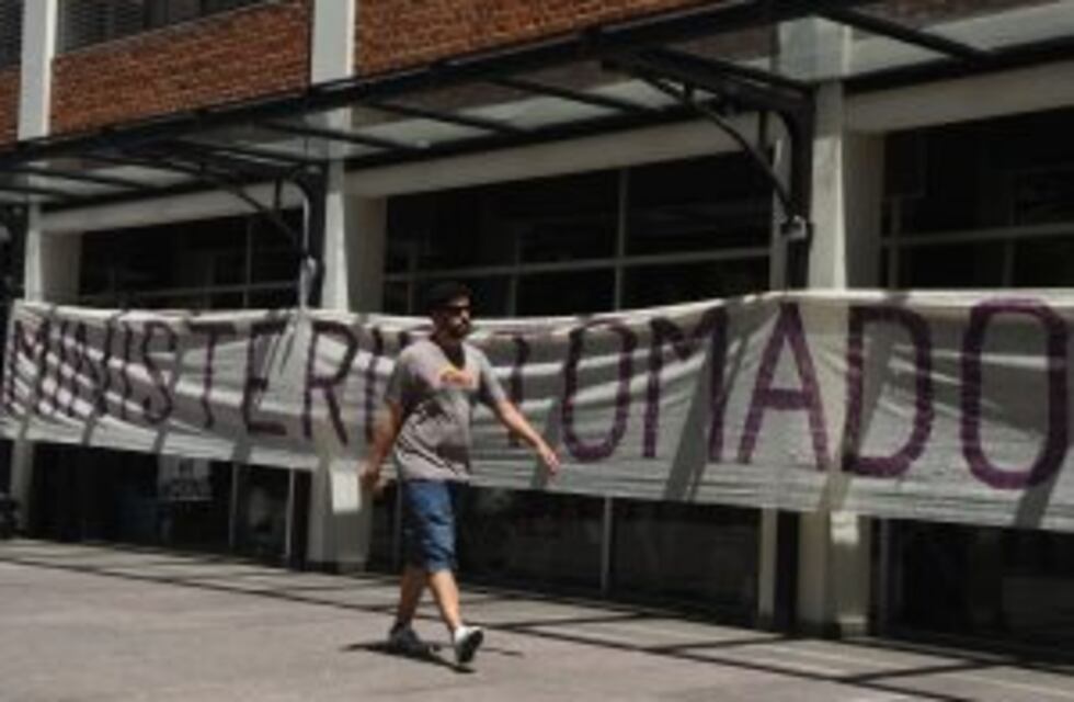 Científicos del Conicet ocupan por tercer día el Ministerio