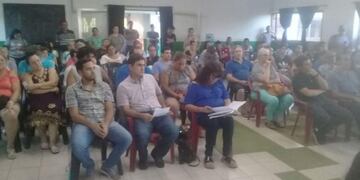 En la última reunión no se acercaron posiciones y se decidió la consulta popular\u002E