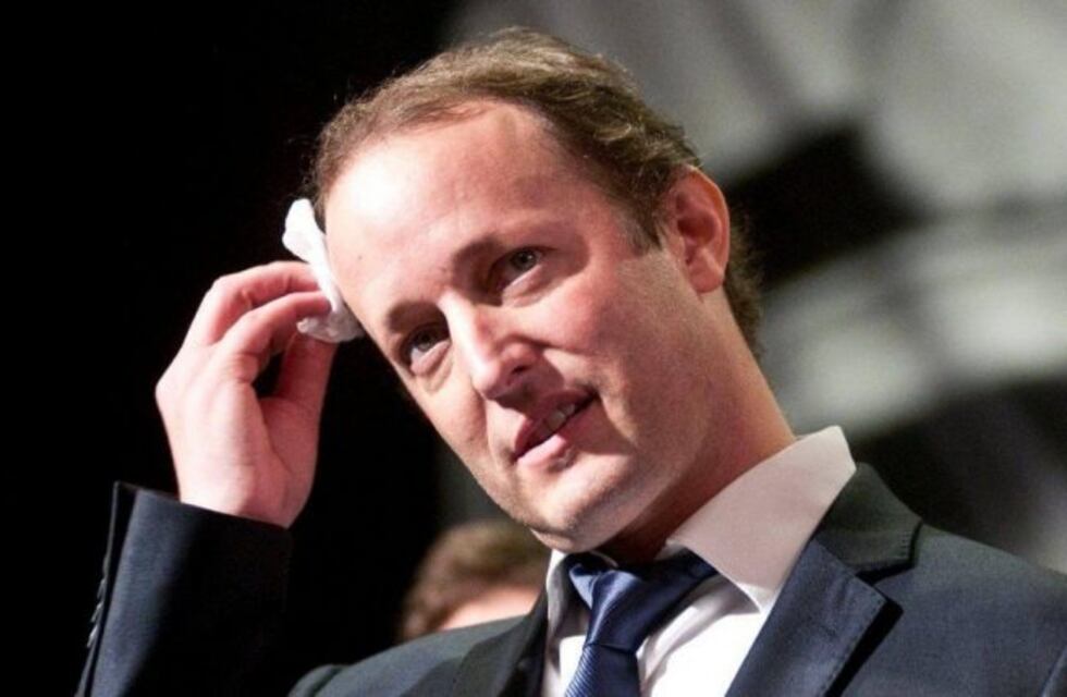 Martín Insaurralde recibió una transfusión de plasma y se espera por su evolución