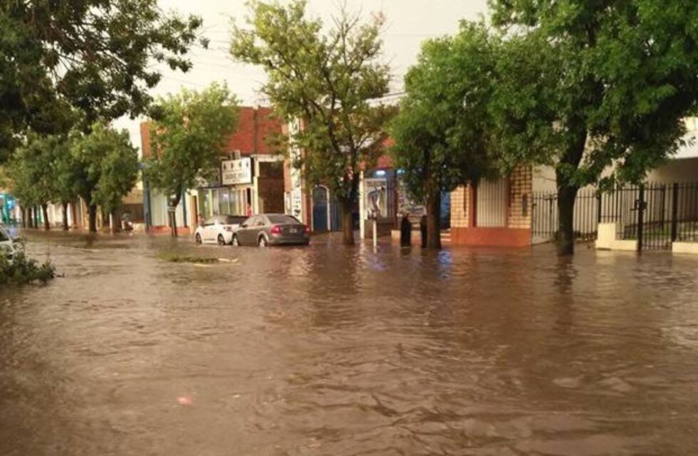 Temporal en Venado Tuerto: ocho evacuados y voladura de techos