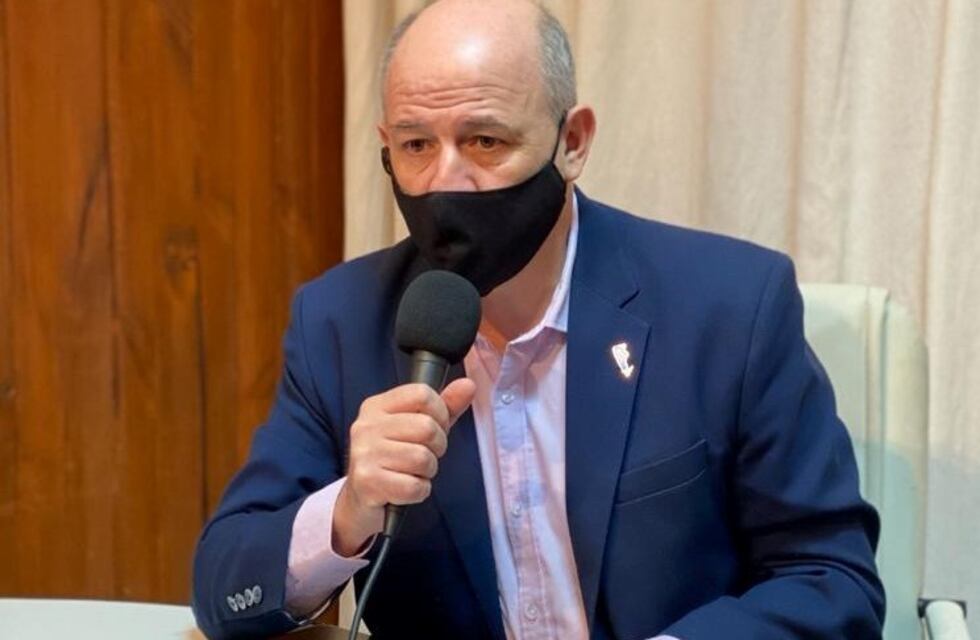 Uset dijo que el panorama es complicado y que los brotes no son explosivos