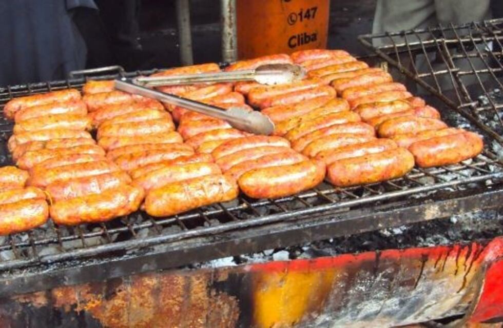 Acusan a la ministra de Educación de Chaco de haber gastado 100 mil pesos en una "choripaneada"