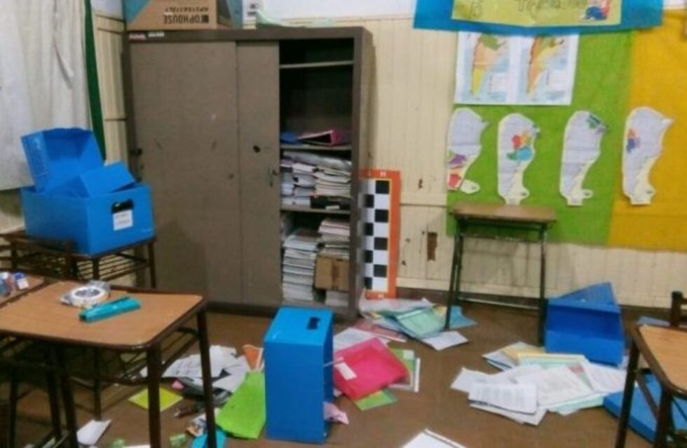 Ladrones aprovecharon el apagón para robar y causar destrozos en dos escuelas
